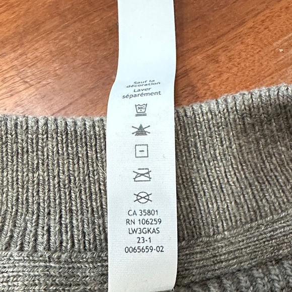 lululemon athletica Men's Charcoal Crewneck Sweater - Picture 11 of 14